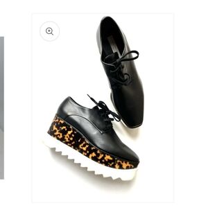 NWT)Stella McCartney (Elyse Platform Lace)Black Platform Shoes with Animal Print